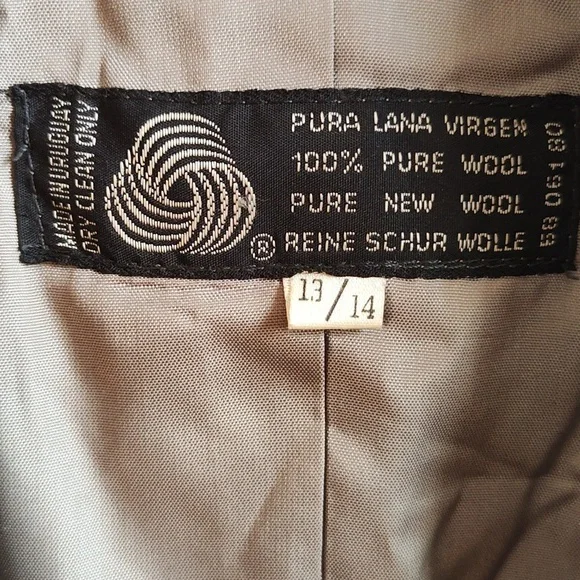 Vintage ladies tweed, wool blazer, size 13/14 Made in Uruguay. Fits like 6 or 8. - Picture 6 of 16